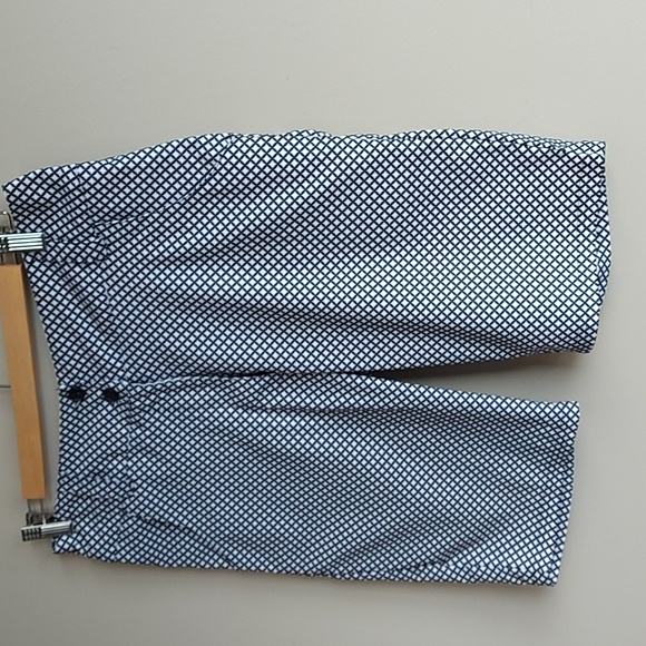 LOPEZ ♡ Ladies Golf Shorts - Picture 3 of 8